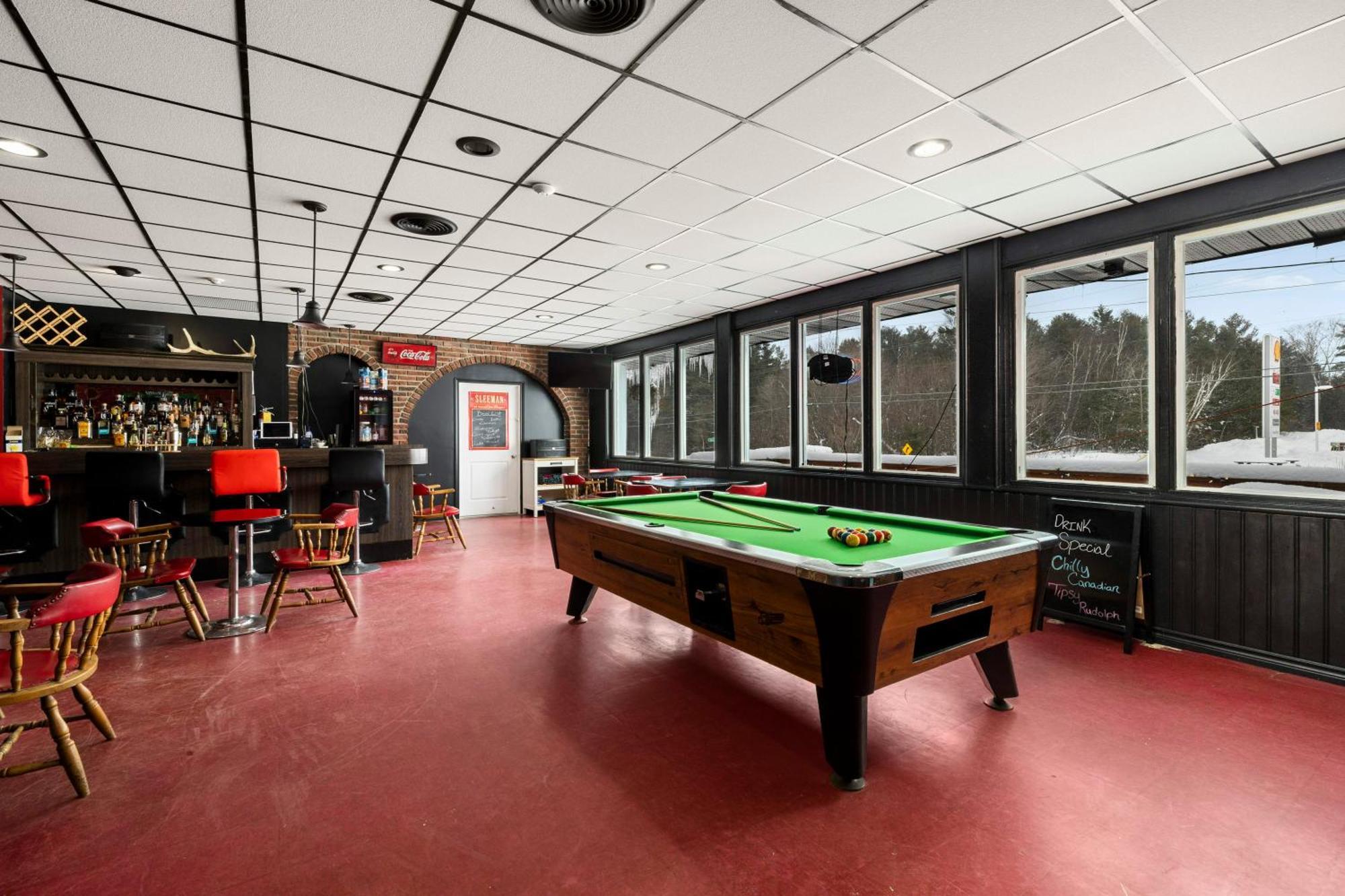 Lakeside Inn Cloyne Zewnętrze zdjęcie